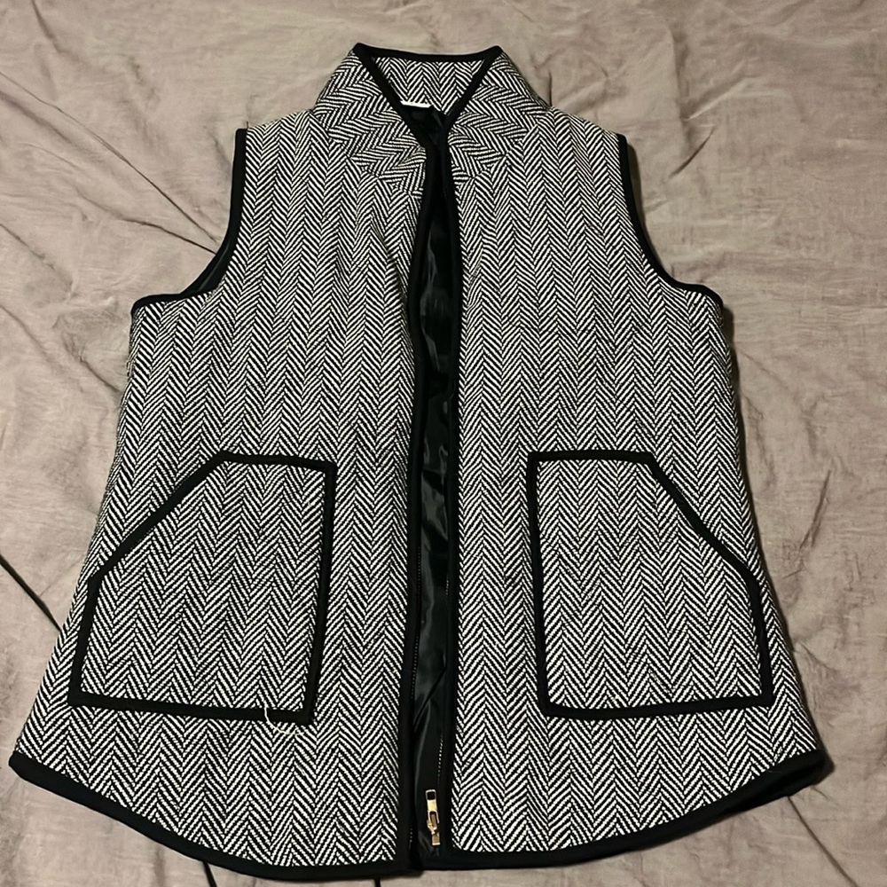 Black and White Chevron style vest. Katydid. Size small